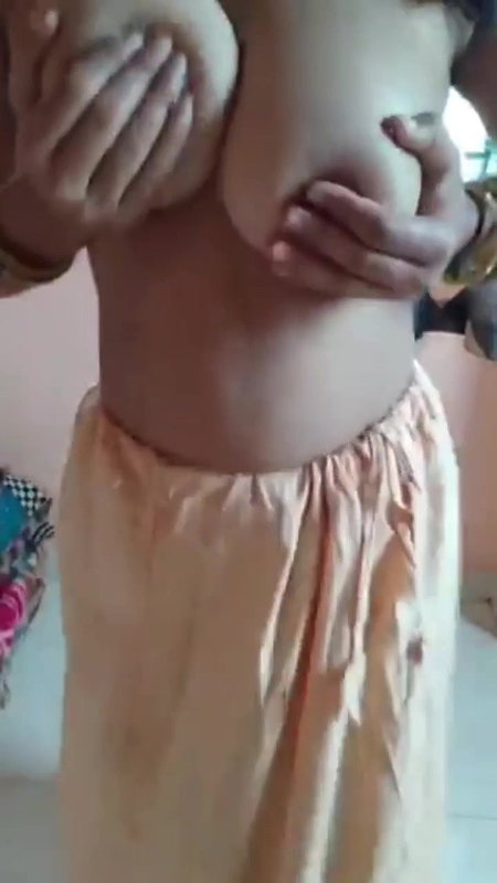 Beautiful Bhabhi Saree Strip Dance 22