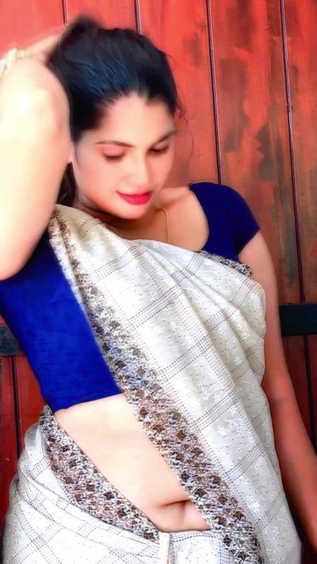 lankan lady sexy big tesla navel in white saree 22