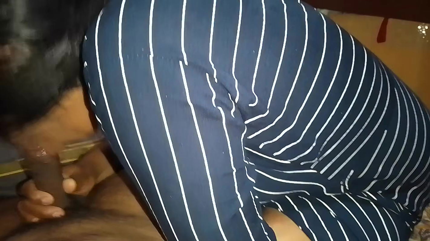 Indian village girl takes it in her husband’s mouth and pleases him