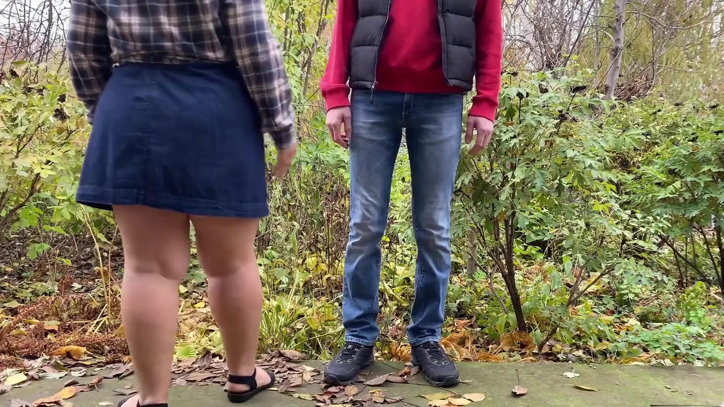 Mature Stepmother Attracts Stepson’s Attention