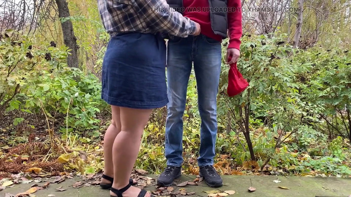 Mature Stepmother Attracts Stepson’s Attention