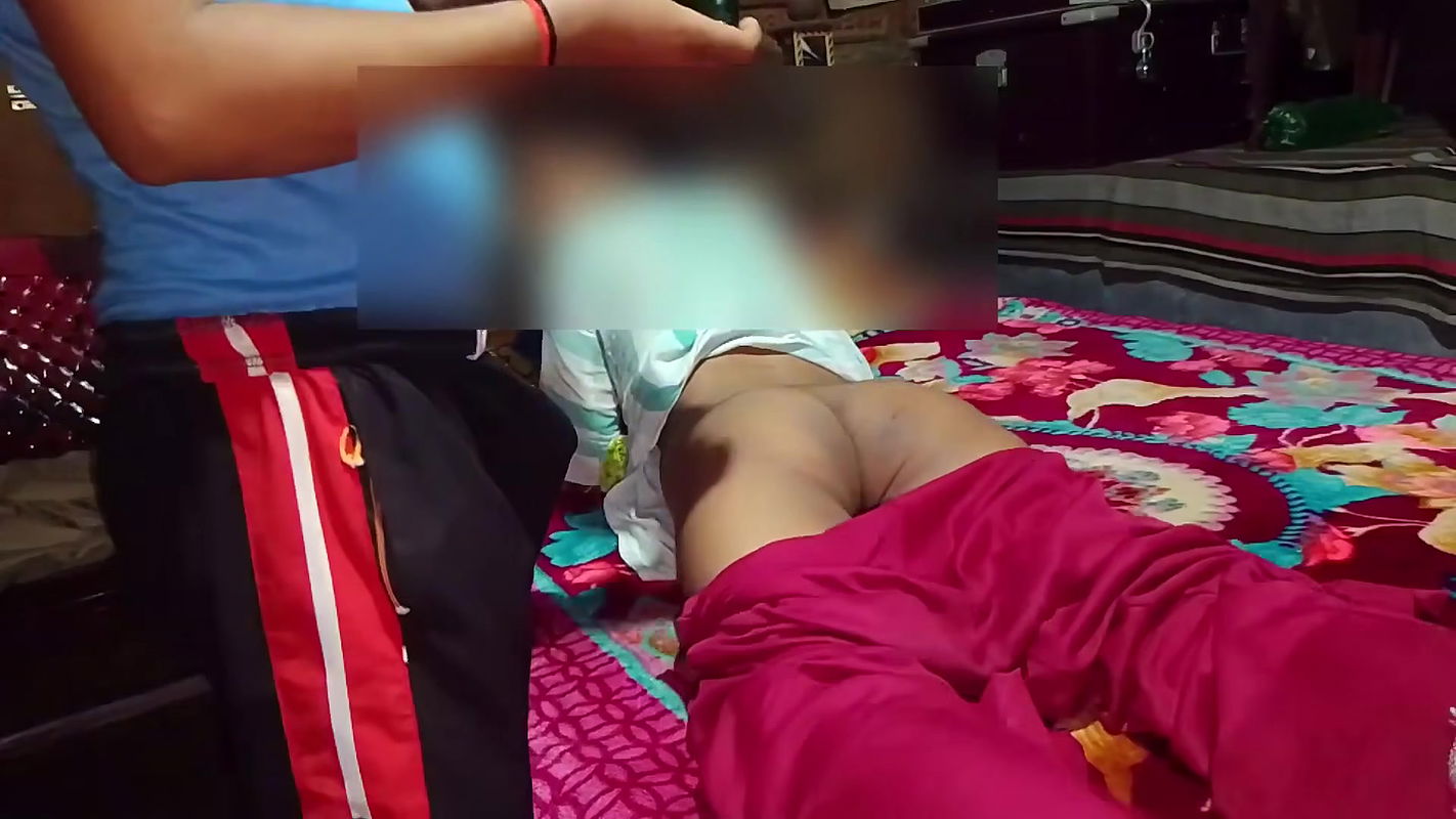 Bhabhi Ki Baid Par Thook Lagake Gaand Mari