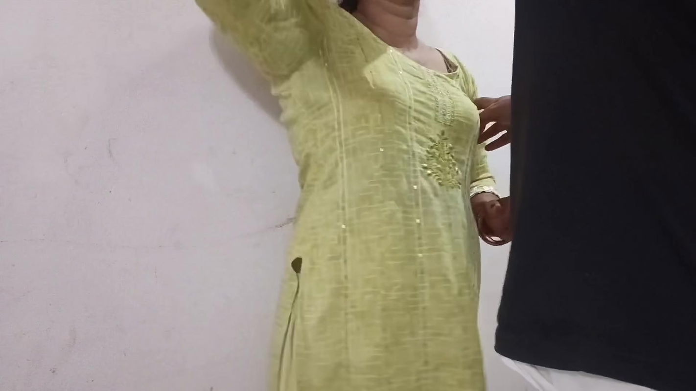 Desi Coupleu2019s Risky Evening – Outdoor Passion Turns Wild