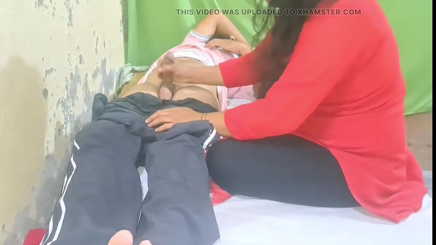 Desi Sexy Aunty Bedtime Fun