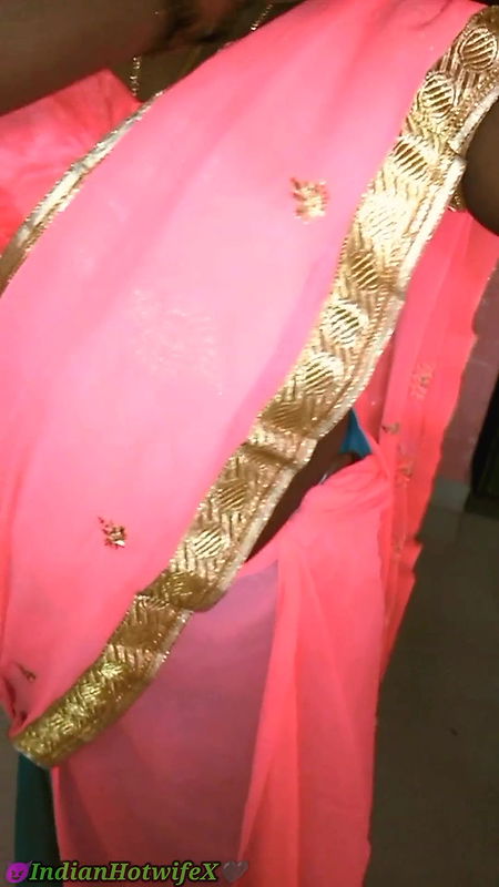 Dusky Tamil Wife Renu’s Saree & Hard Fucked by Bull, Cuck Watches! Indianhotwifex