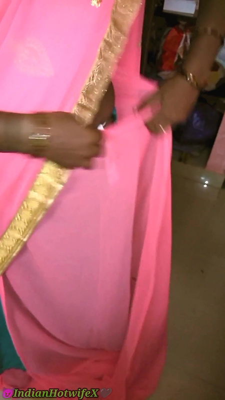 Dusky Tamil Wife Renu’s Saree & Hard Fucked by Bull, Cuck Watches! Indianhotwifex