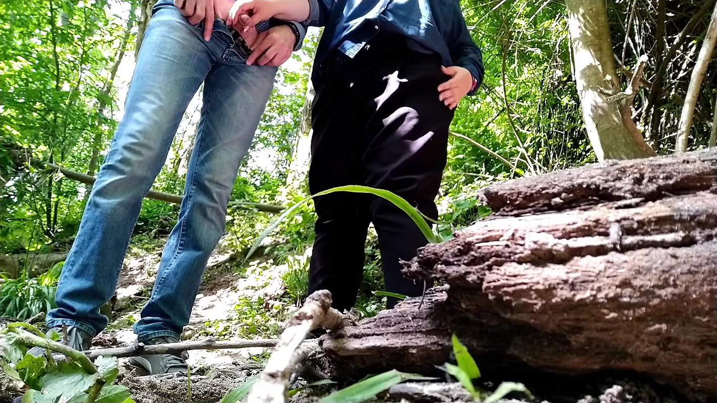 Flashing mother-in-law’s ass on outdoor