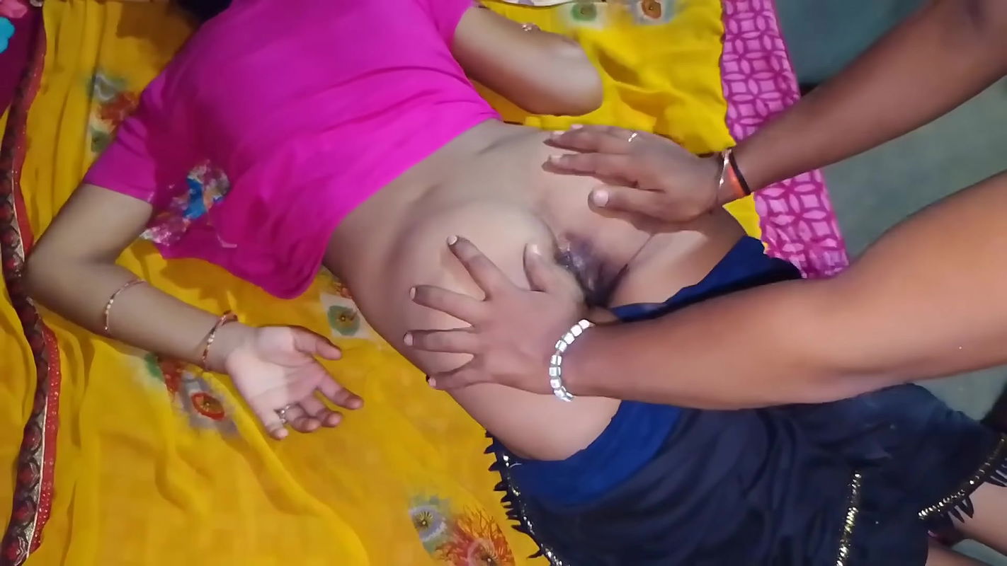 Indian Beautiful Girl Sex! Celebrating with College Girlfriend