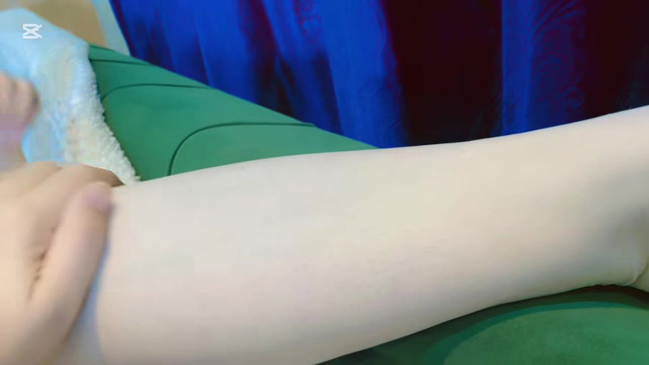 Sister-in-law’s pussy was fucked and sister-in-law’s brother-in-law drank the juice from sister-in-law’s pussy.