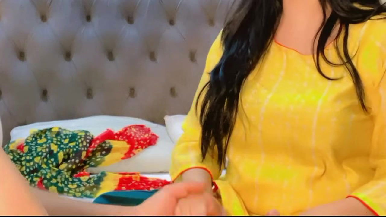 Beautiful housewife fucked by her boyfriend and took her boyfriend’s cock in her mouth and deepthroated it.