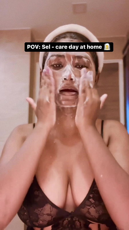 lankan busty girl in black bra