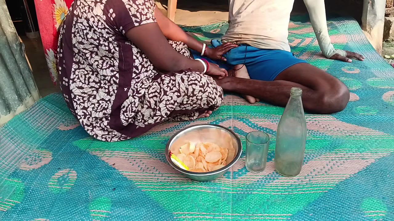 Desi bhabhi devar ke sath chudai ki daru pikar