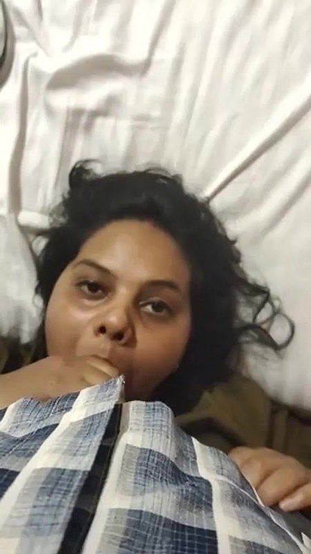 Horny girl deep throating big dick on cam