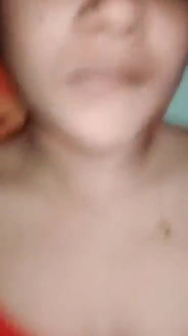 Horny Desi Girl Fingering And Moaning