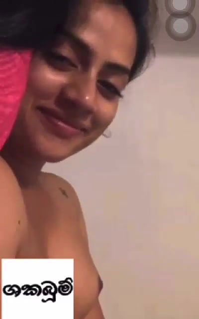 Beautiful Lankan Girl Showing