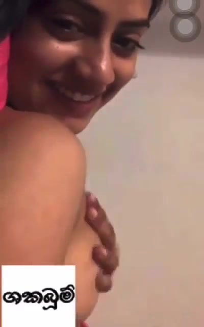 Beautiful Lankan Girl Showing