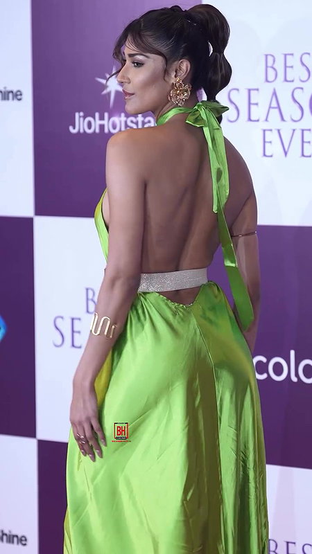 NEHAL CHUDASAMA SEDUCTIVE BACKLESS TOO LICKABLE TEASE WILD 22