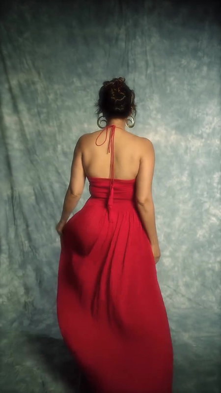 SHAMA SIKANDER BOLD TEMPTRESS YUMMY JUICY BOOBS AMPLE CLEAVAGE TEASE 22