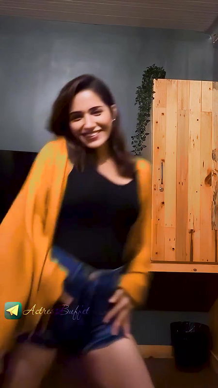 Ruhani Sharma cleavage and thighs