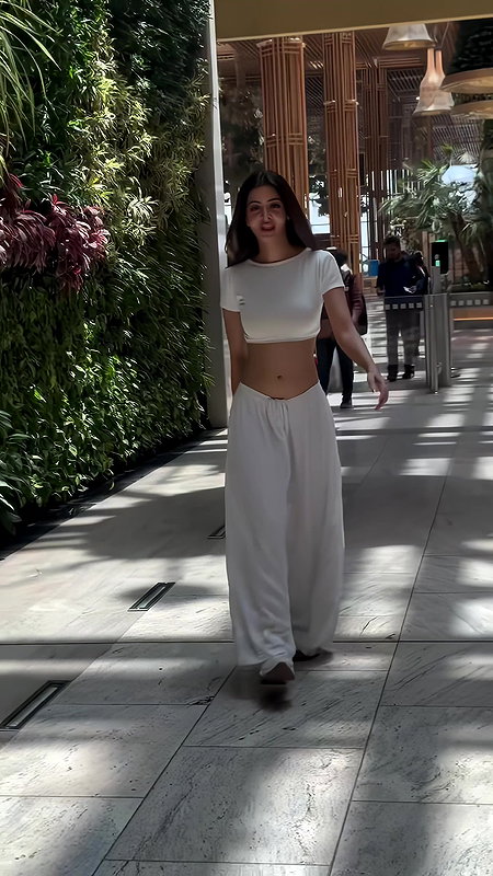 CURVY VEDHIKA STUNNING SEXY NAVEL AND BOLD FIGURE TEASE HQ VIDEO 22