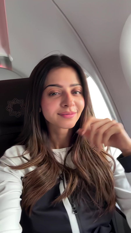 CURVY VEDHIKA STUNNING SEXY NAVEL AND BOLD FIGURE TEASE HQ VIDEO 22