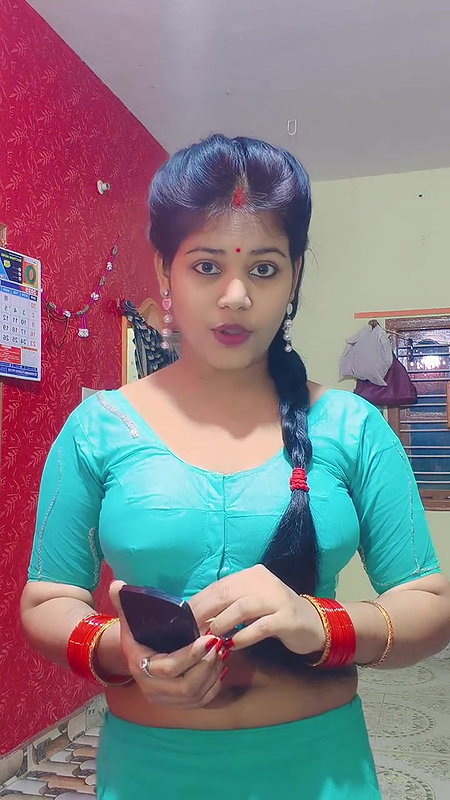 Beautiful married girl pallu less blouse boob show hot 22