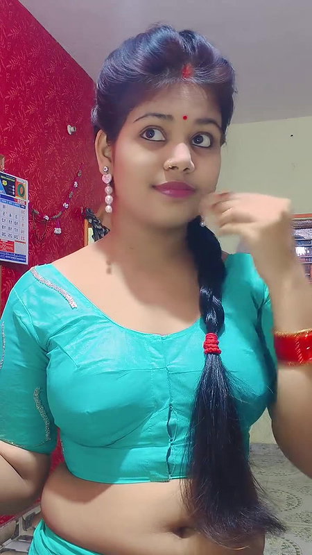 Beautiful married girl pallu less blouse boob show hot 22