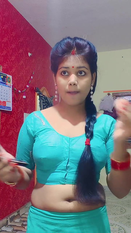 Beautiful married girl pallu less blouse boob show hot 22