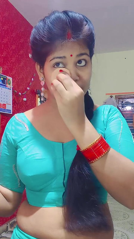 Beautiful married girl pallu less blouse boob show hot 22