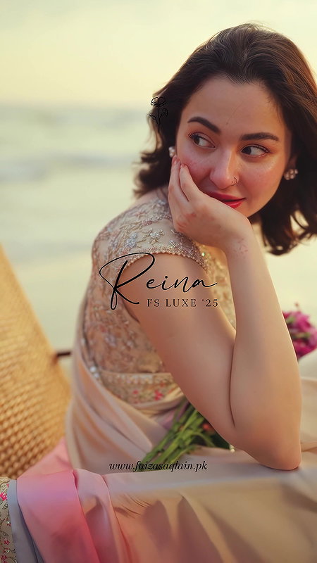Hania Aamir MESMERIZING BEAUTY IN SAREE ON BEACH SHOOT HQ VIDEO 22