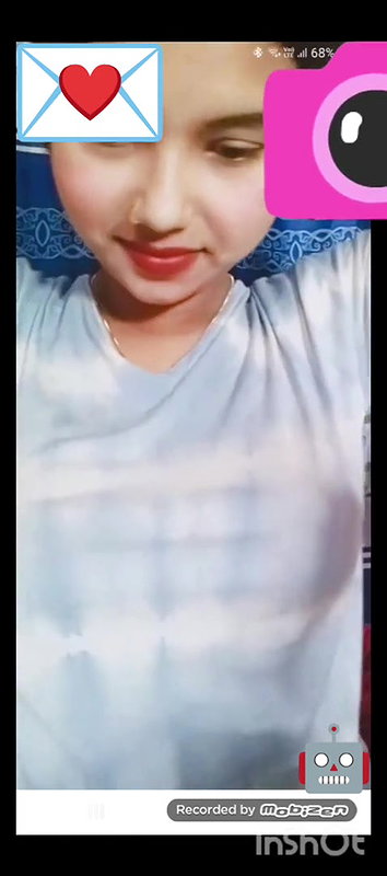 Hot babe cute expression boobs show pussy fingering on call 22