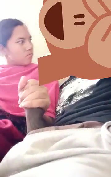 Desi cute girl suck her bf dick