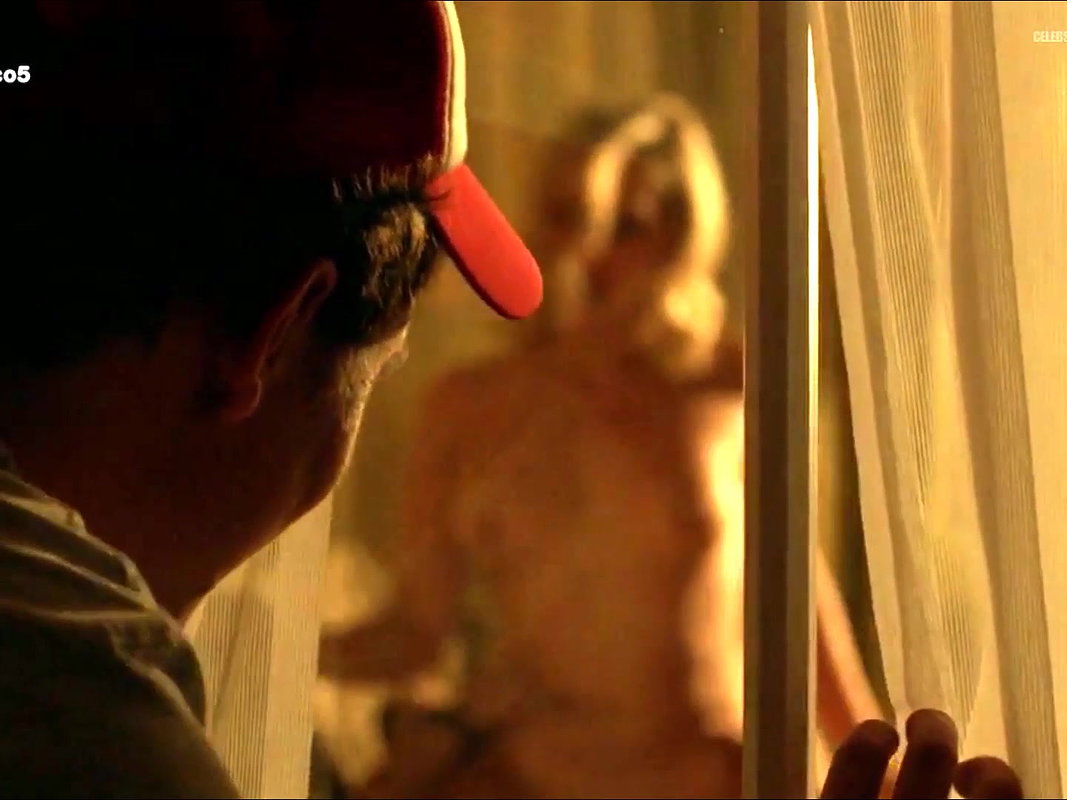 Lisi Linder Shows Her Stunning Scene In Mar De Pl├ístico 22