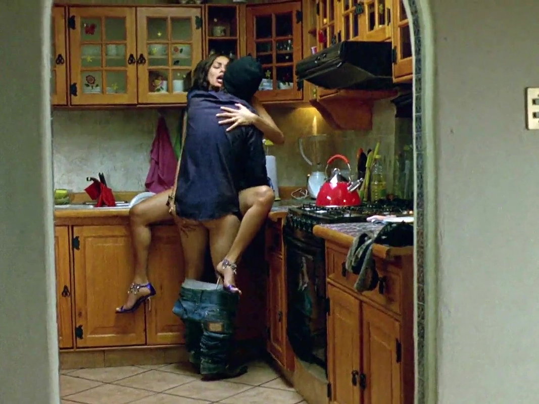 Jessica Mas sexy boobs pressing in Rudo why Cursi 22