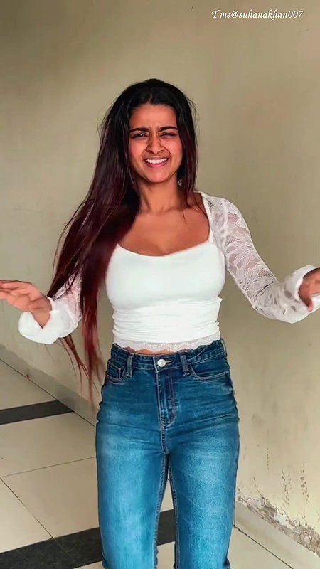 SUHANA KHAN MASSIVE AMPLE BOOBS SEXY SHAKE TEASE 22