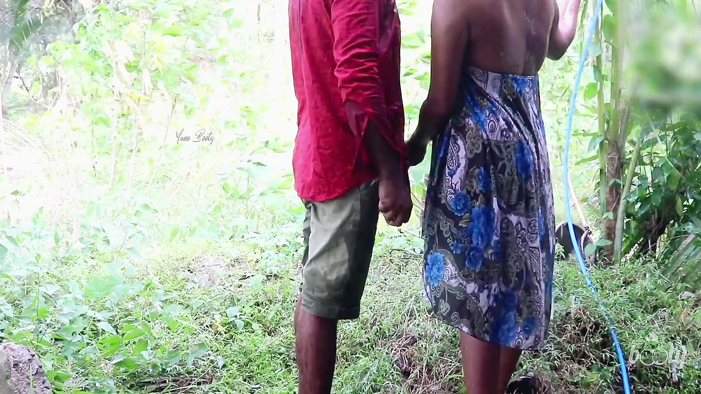 A Big Booty Stepmom Bathes Naked Outside While Cheating with Their Secretaries on Strangers