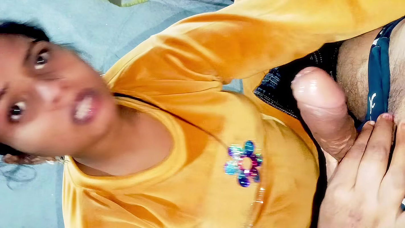 Cumshot in mouth Indian Very Beautiful bhabhi Blowjob with clear hindi audio