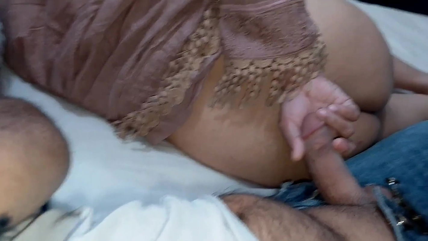 Desi Bhabhi Hardly Sex by Dewar