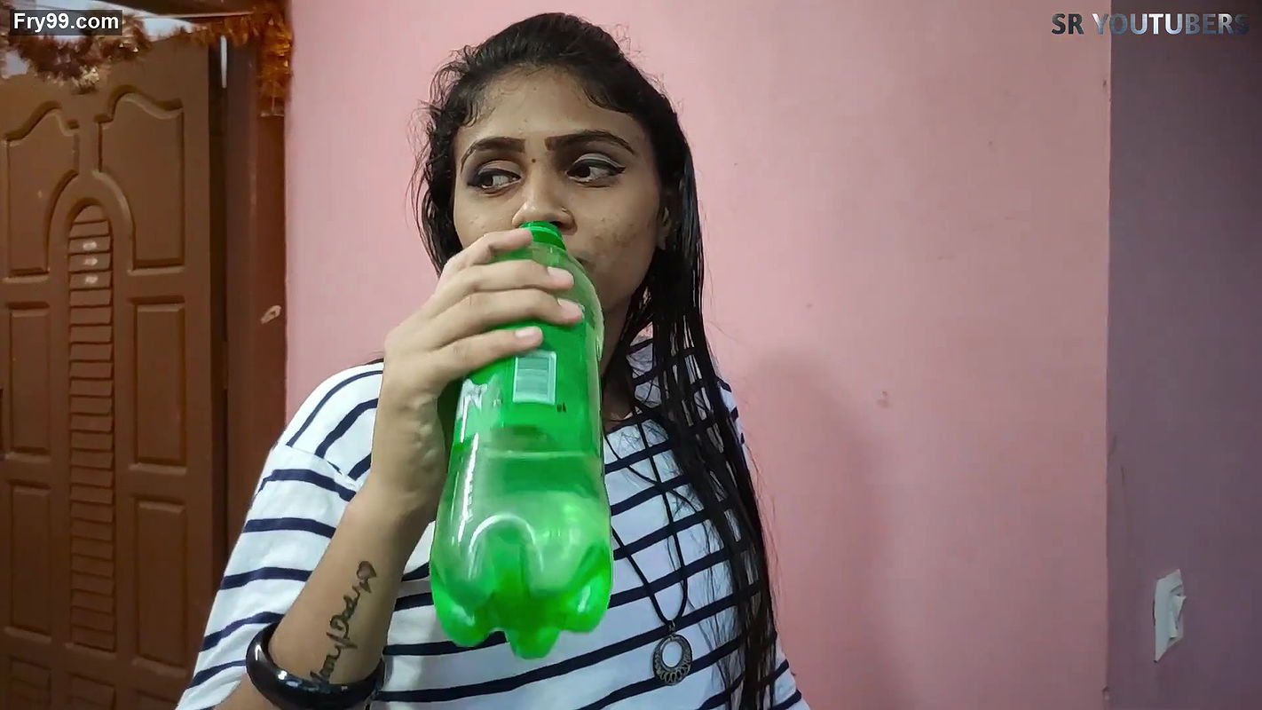 Smiling Vaishnavy hot hard smooches and face waterplay