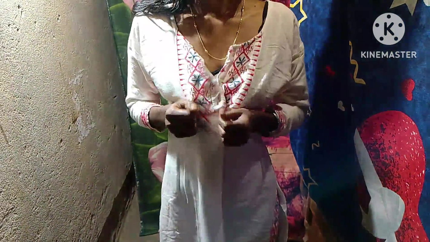 Desi Hot beautiful girl dressing Bra party video