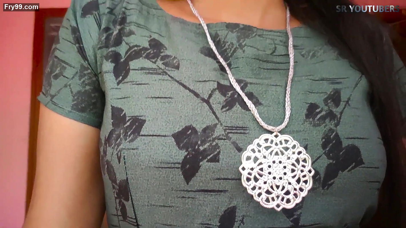 Smiling Vaishnavy boobs grabbed hard & pressed nicely, hot smooches