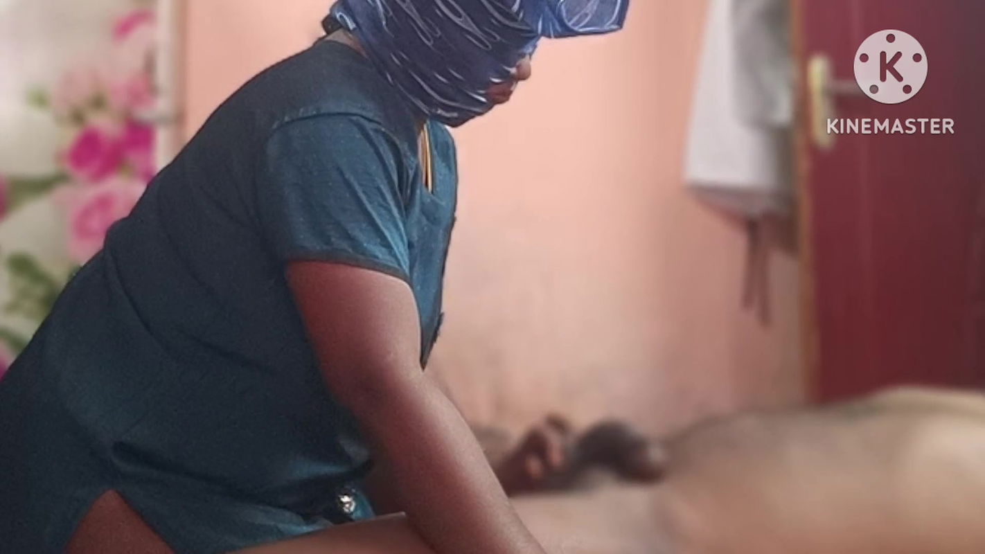 Indian Huge Boob Wife Sex with Her Boyfriend in Her Bedroom When Nobody at Home