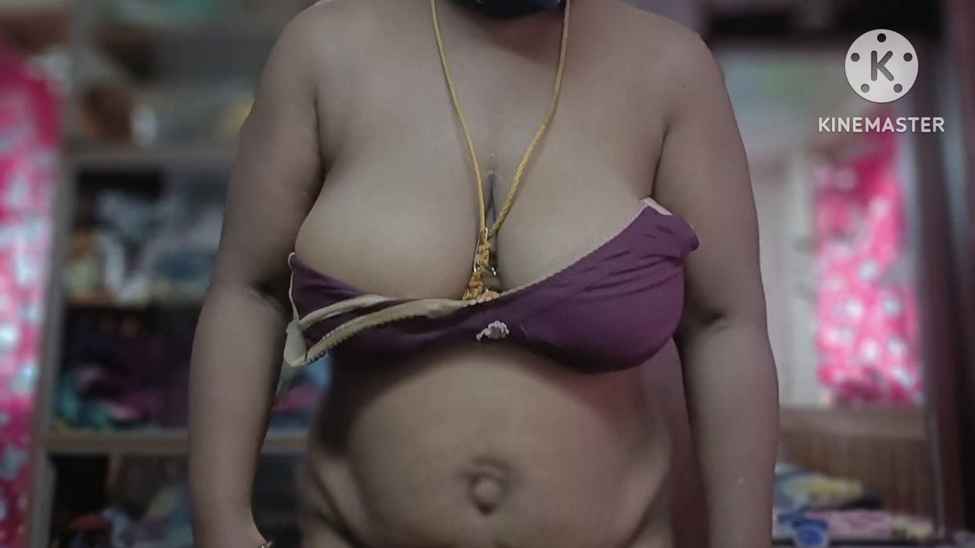 Indian Huge Boob Wife Sex with Her Boyfriend in Her Bedroom When Nobody at Home