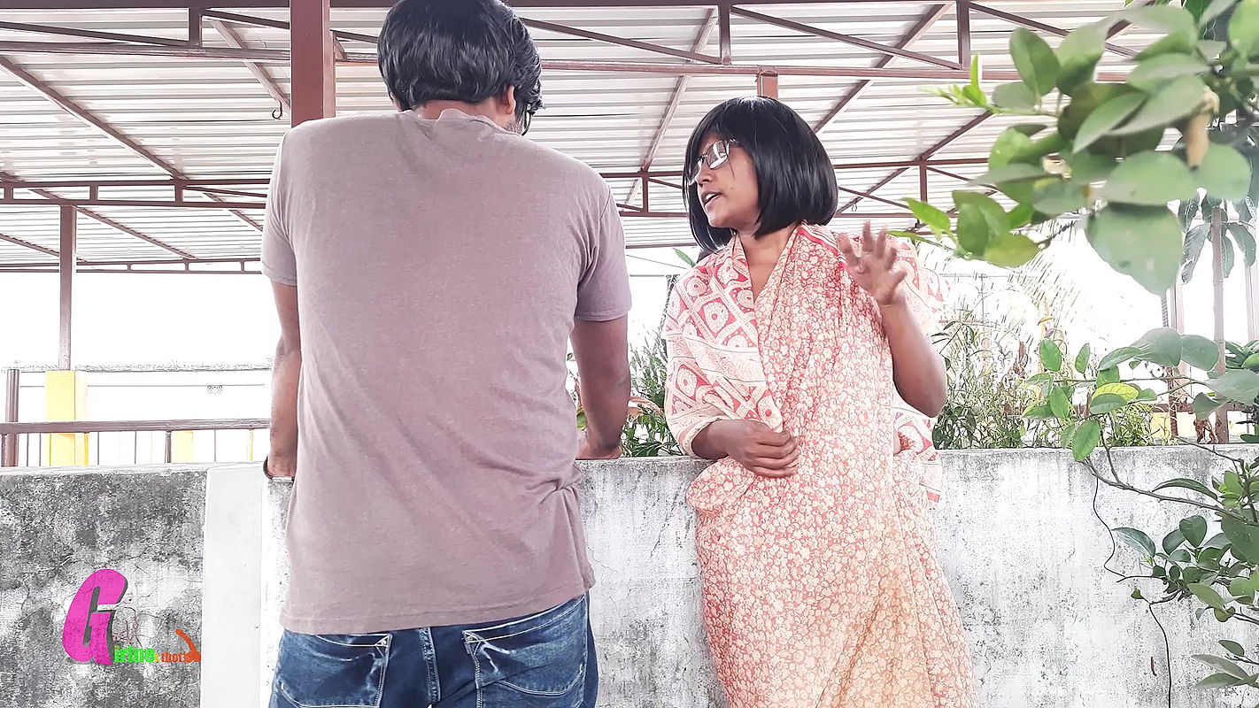 Indian Perfect Figure Lady on Roof top Sex – Outdoor Desi Chudai