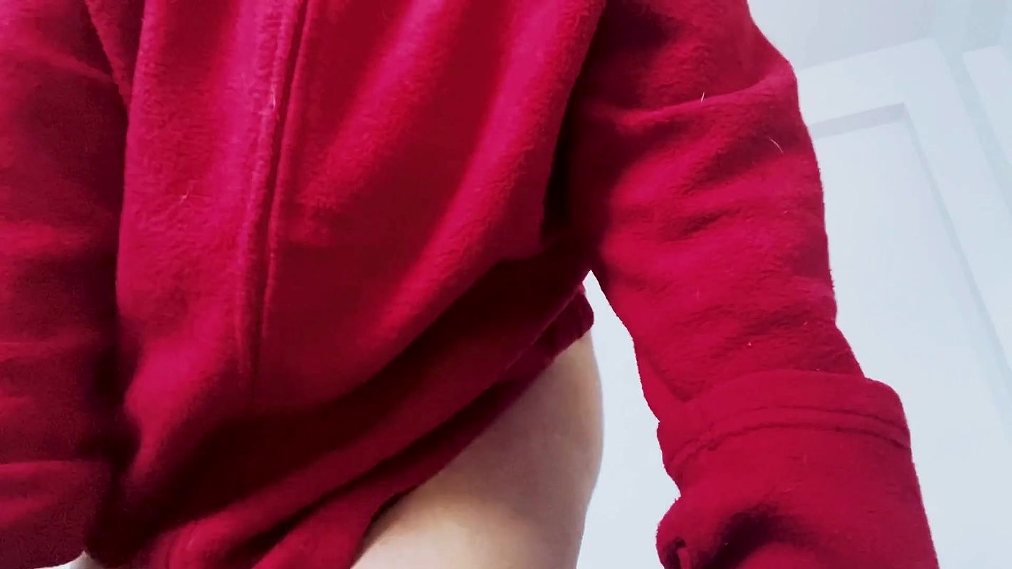 MILF in Fiery Red Bikni