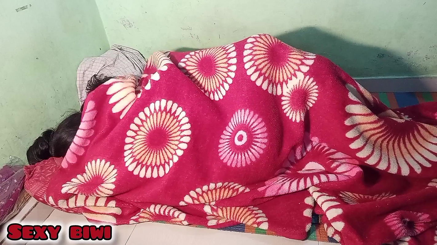 Sister-in-law Is Very Happy by Putting the Ass Oil of the Mascara Sister-in-law.