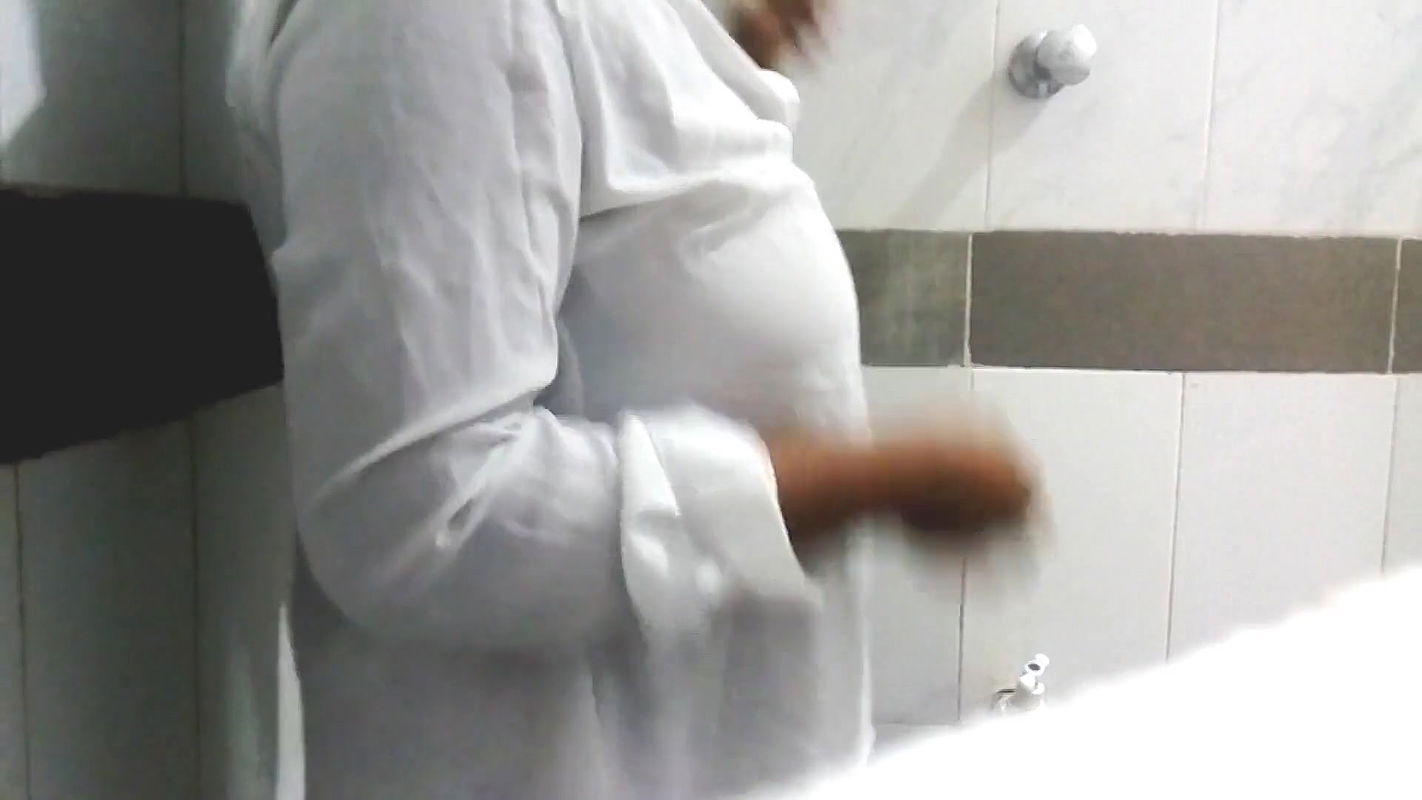 Sri Lankan Housewife Sex with Her Husband After a Sexy Blowjob and Fucked