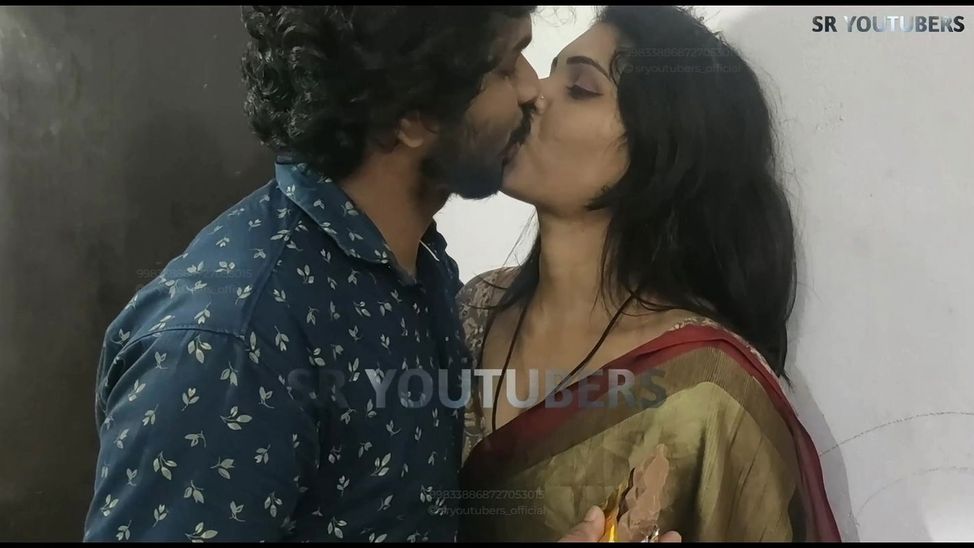 Vaishnavi – Chocolate Liplock & Licking