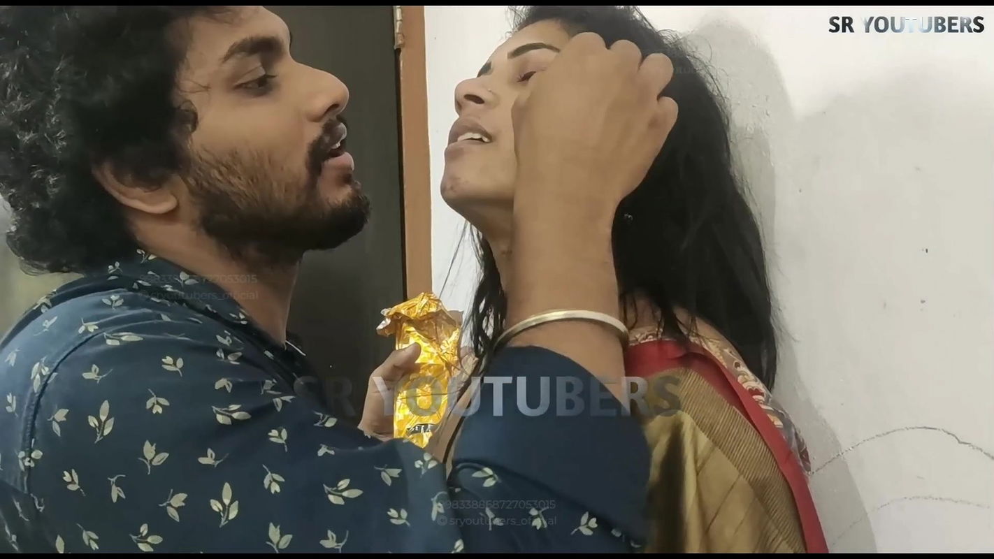 Vaishnavi – Chocolate Liplock & Licking