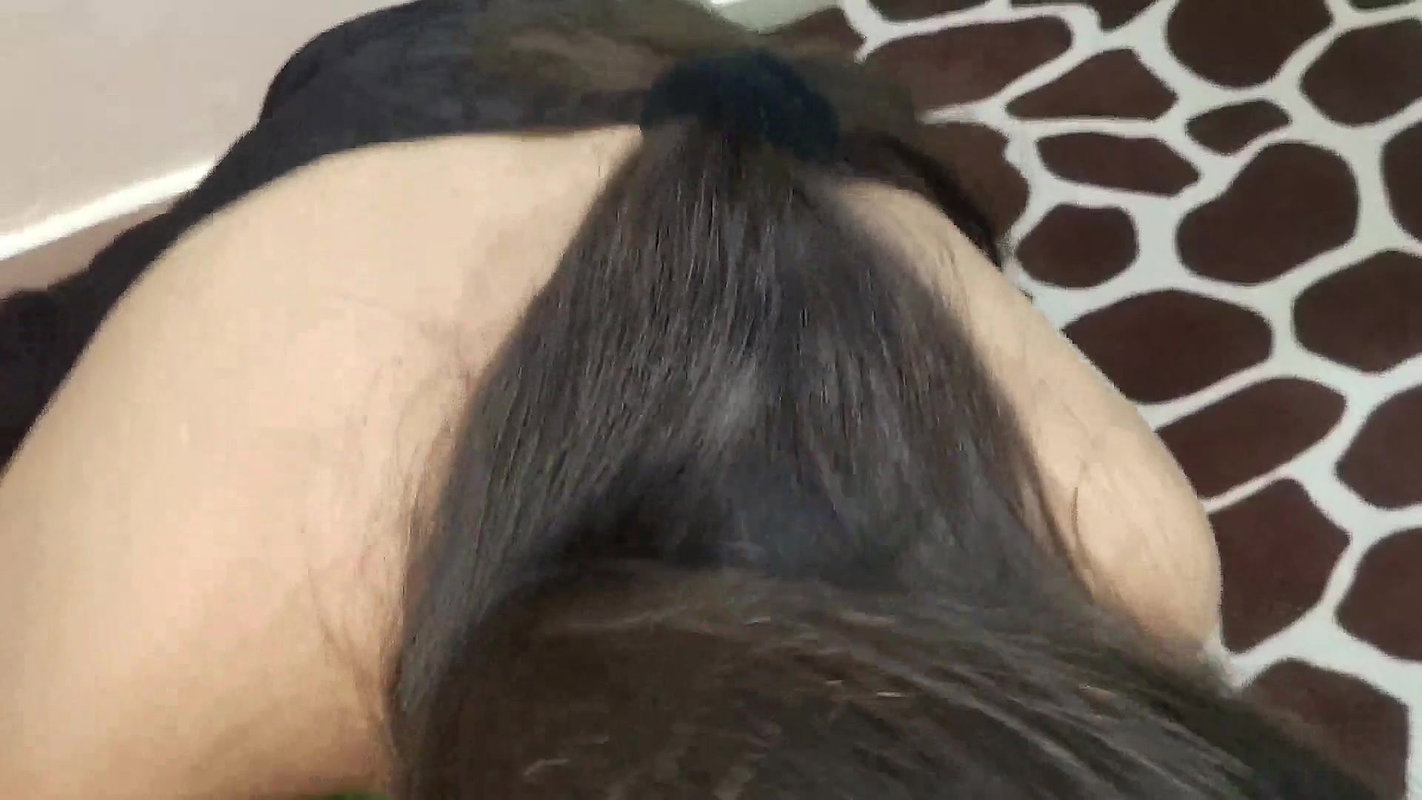 Stepsister Seduces Stepbrother and Gives First Sexual Experience, Clear Hindi Audio with Hindi Dirty Talk – Roleplay